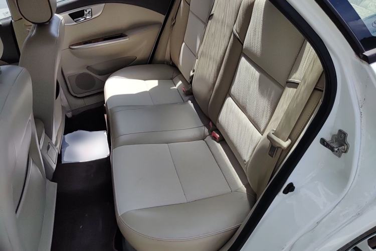 Used Buick Excelle 2015 1.5L Automatic Classic Model
