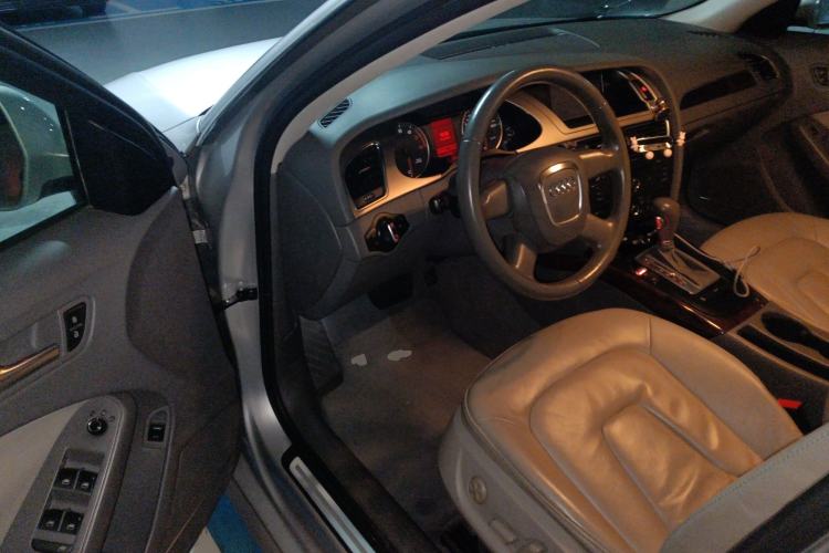 Used Audi A4L 2011 2.0 TFSI Comfort Model