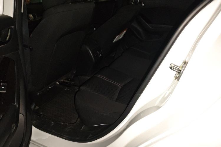 Used Mazda 3 Axela 2017 Sedan 1.5L Automatic Luxury Model Emission Standard China V
