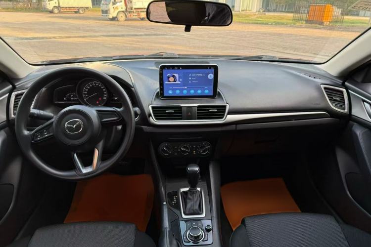 Used Mazda 3 Axela 2019 Cloud-Control Edition Hatchback 1.5L Automatic Comfort Model China VI Standard Interior 1