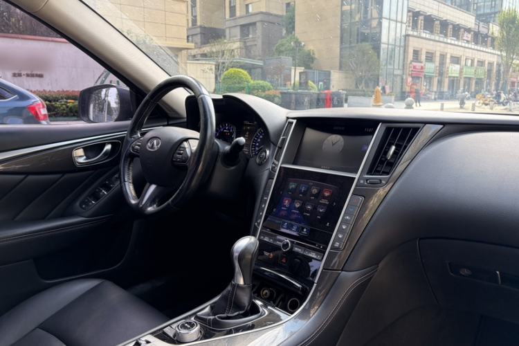 Used Infiniti Q50L 2016 2.0T Comfort Edition
