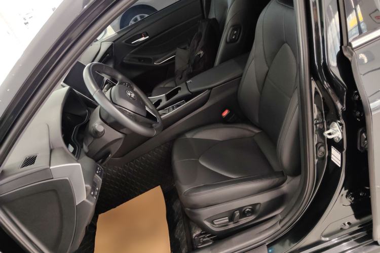 Used Toyota Avalon 2023 Dual-Engine 2.5L Luxury Edition
