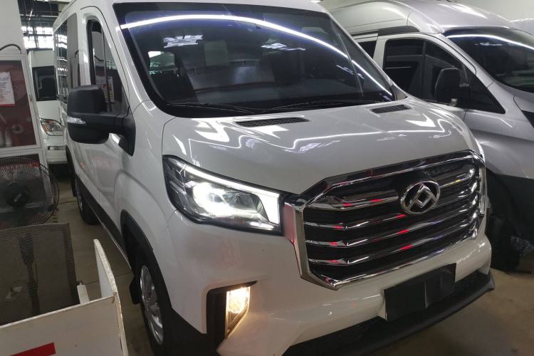 Used SAIC MAXUS Xintu V90 2022 2.0T Manual – Yunjie Front-Wheel-Drive Short Wheelbase Mid-Roof Design with Single Rear Tire 6-Seater
