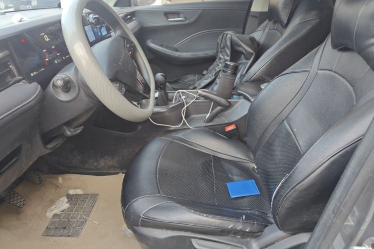 Used Roewe i5 2023 1.5L Manual Comfort Edition
