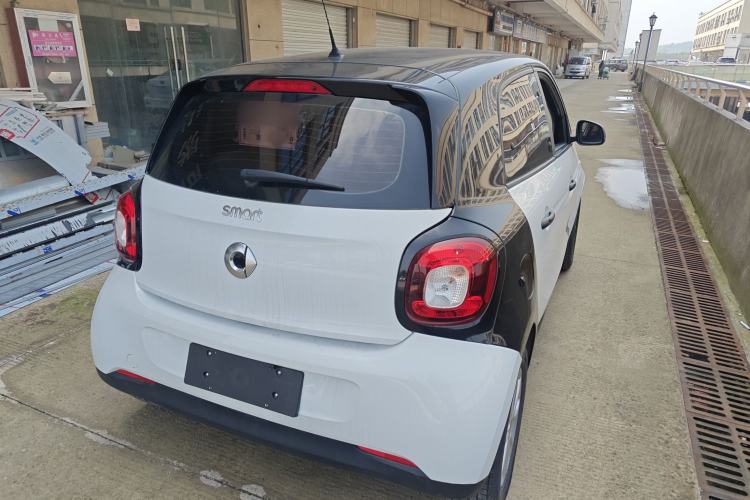 Used smart forfour 2016 1.0L 52 kW Dynamic Edition Rear Right 45 Deg