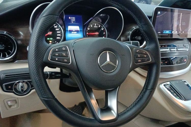 Used Mercedes-Benz V-Class 2022 V 260 Avantgarde Edition