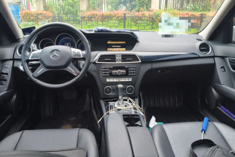 Used Mercedes-Benz C-Class 2011 C 180K Classic model Center Console