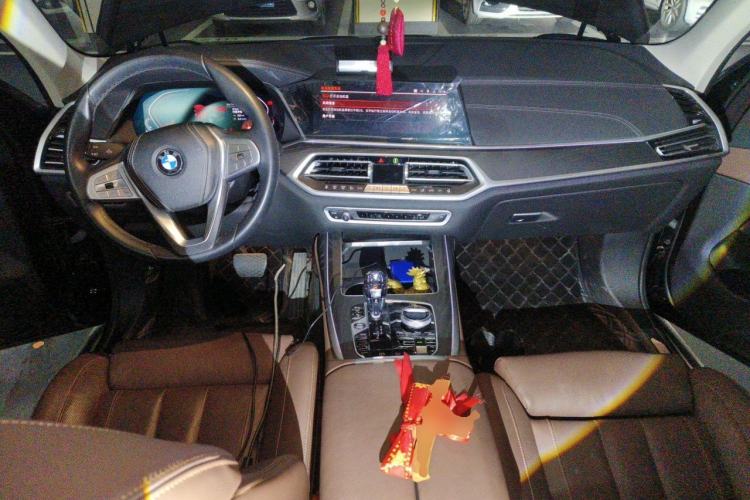 Used BMW X7 2022 xDrive40i Luxury Package with Leading Features