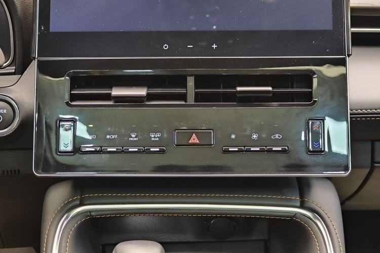 Used Toyota Avalon 2024 Dual-Motor 2.0L Luxury Edition