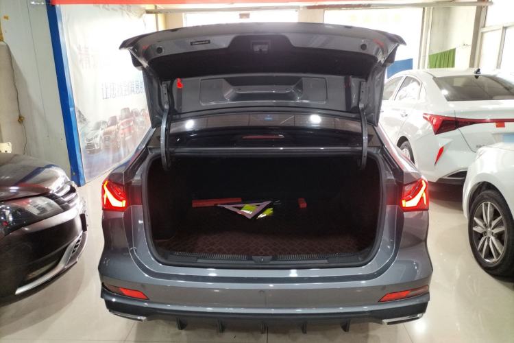 Used Roewe i5 2023 1.5L CVT Luxury Edition Trunk