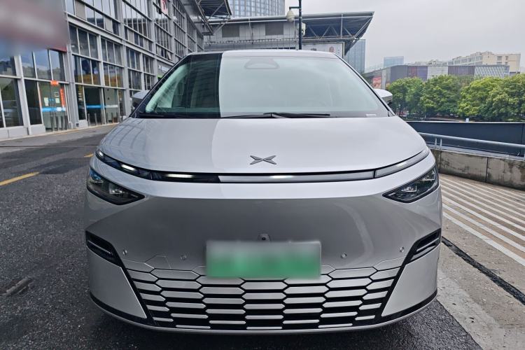 Used XPeng X9 2025 650 Long-Range Max Front