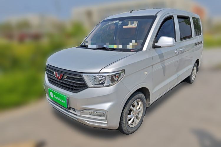 Used Wuling Hongguang V 2019 1.5L Enjoyment Version China VI LAR