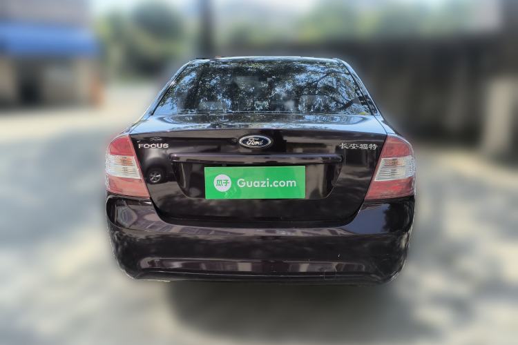 Used Ford Focus 2011 Sedan 1.8L Manual Comfort Model
