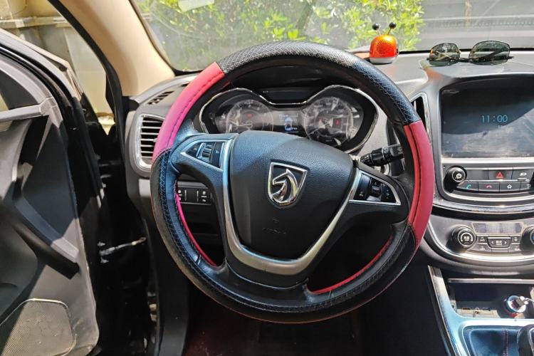 Used Baojun 560 2015 1.8L manual luxury version Steering Wheel