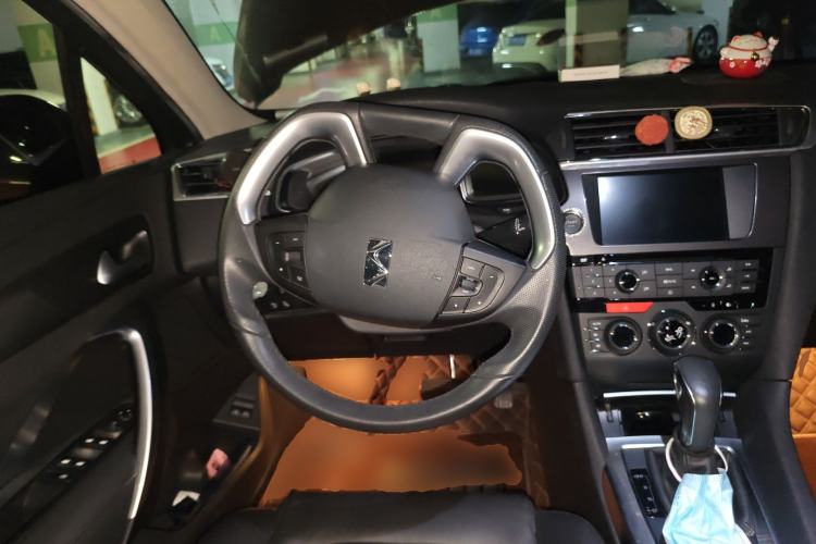 Used DS 6 2016 1.6T Luxury Edition THP160 Steering Wheel