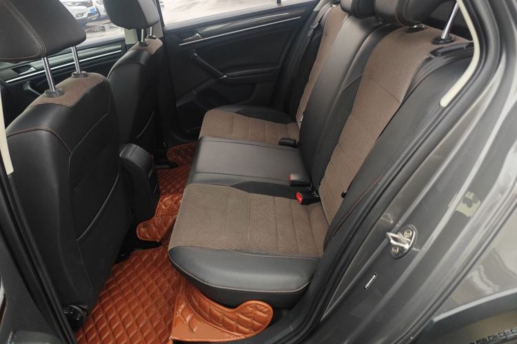 Used Volkswagen C-TREK 2017 230TSI DSG Comfort Version
