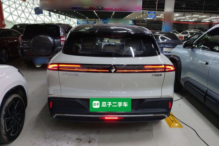 Used Baojun Yunhai 2024 600km Pure Electric Version Rear