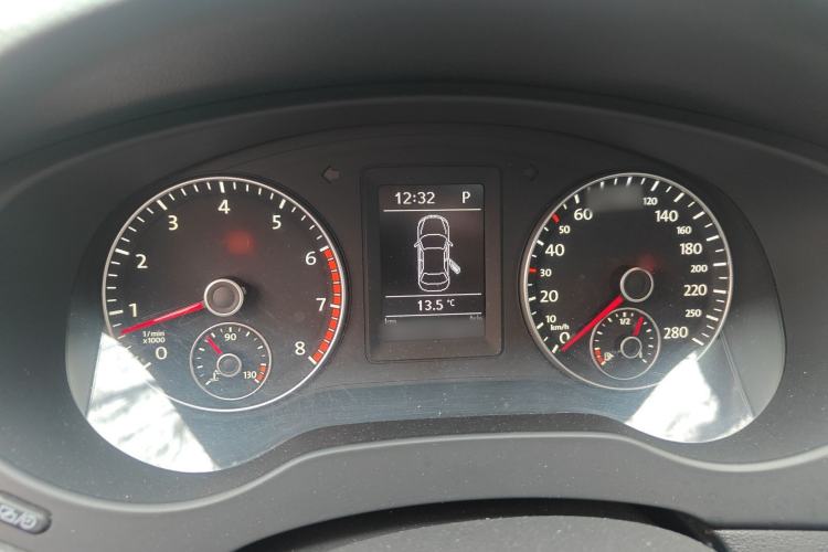 Used Volkswagen Sagitar 2014 Revised Version 1.4TSI Automatic Luxury Edition Instrument Cluster