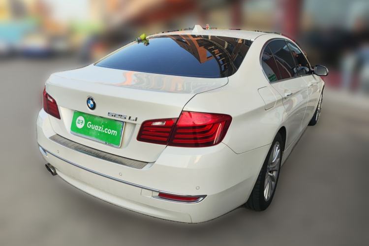 Used BMW 5 Series 2014 525Li Luxury Design Package Rear Right 45 Deg