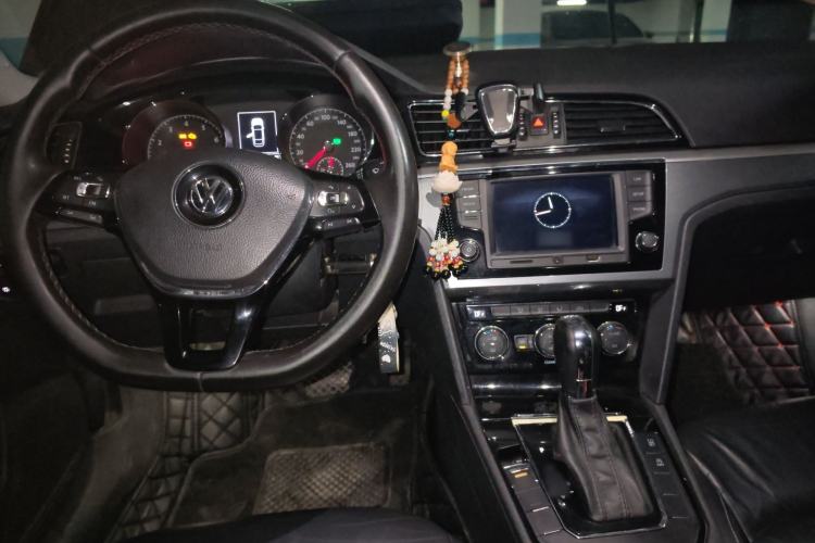 Used Volkswagen Lamando 2017 280TSI DSG Comfort Edition Center Console