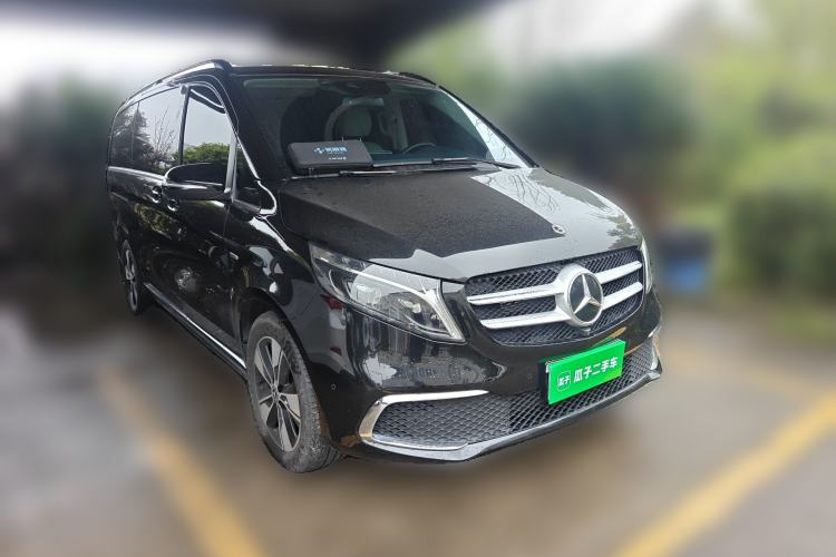 Used Mercedes-Benz V-Class 2022 V 260 Prestige Edition Front Right 45 Deg