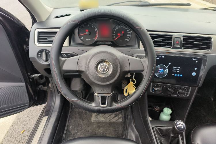 Used Volkswagen Santana 2013 1.6L Manual Comfort Edition