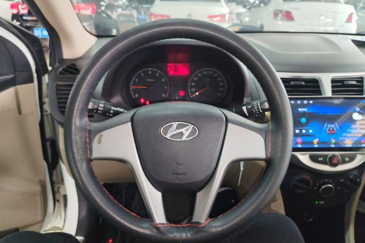 Used Hyundai Verna (older generation) 2014 1.4L Manual Smart GLS Trim Steering Wheel