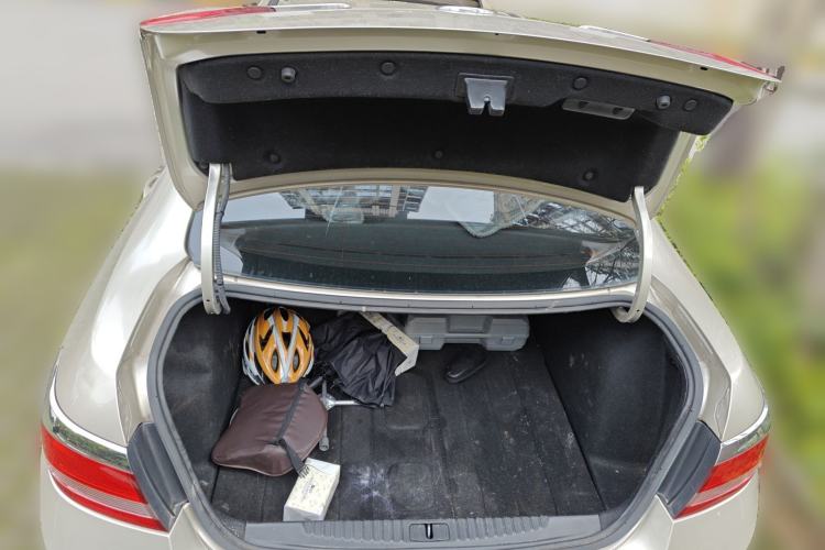 Used Buick GT 2013 GT 1.6L Automatic Fashion Edition Trunk