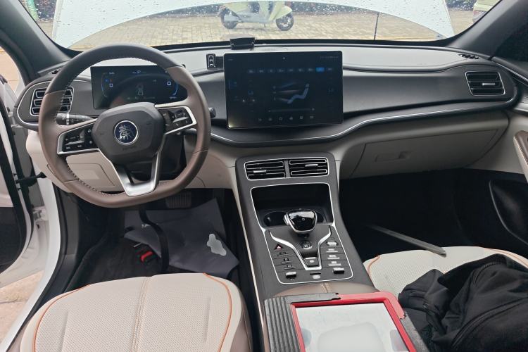 Used BYD Qin PLUS 2024 HONOR Edition DM-i 120KM Beyond Model
