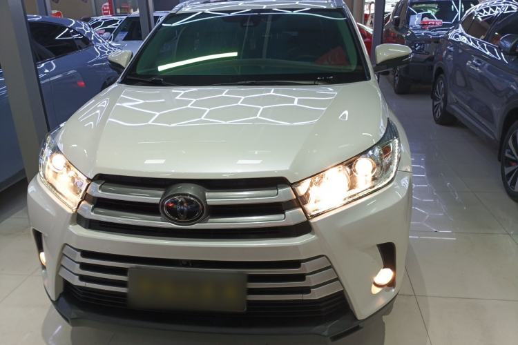 Used Toyota Highlander 2018 2.0T Two-Wheel Drive Luxury Edition 7 Seats China VI Standard Front