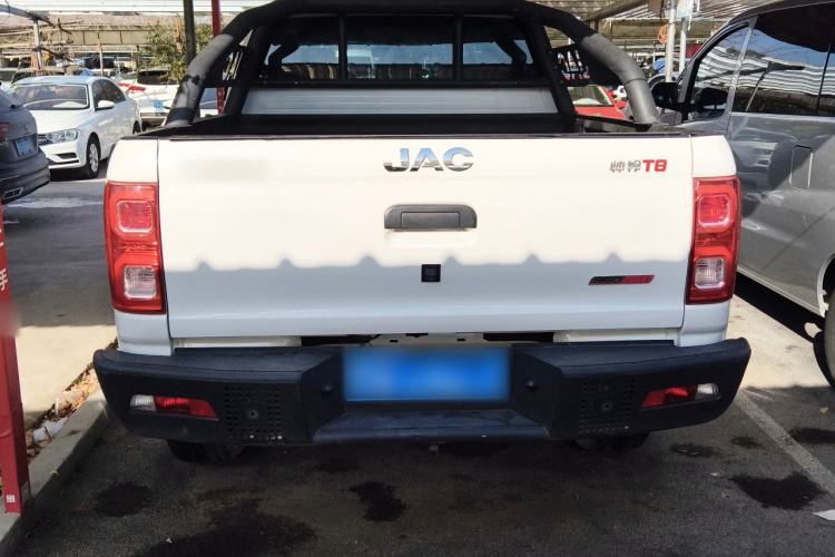 Used JAC T8 2020 2.0T Diesel Two-Wheel Drive Business-Grade Big Double Cabin HFC4DB2-2E
