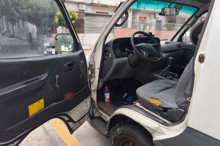 Used Jinbei Hiace 2011 2.0L 5th Generation Kuaiyunwang Luxury Edition 4G19 Driver Seat