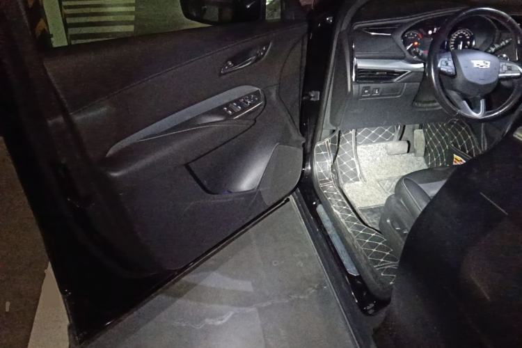 Used Cadillac XT4 2018 28T Two-Wheel-Drive Luxury Model