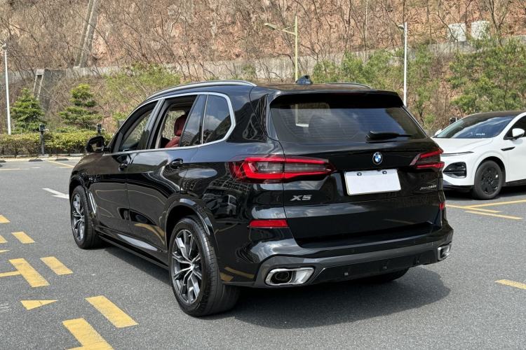 Used BMW X5 2022 Restyled xDrive 30Li Luxury Version M Sport Package
