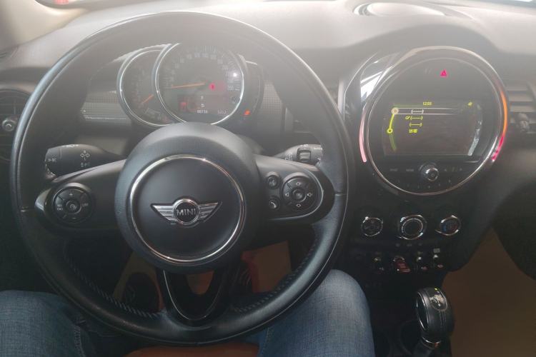 Used MINI 2016 1.5T COOPER Center Console