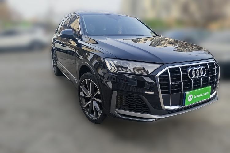 Used Audi Q7 2021 55 TFSI quattro S line Sport model
