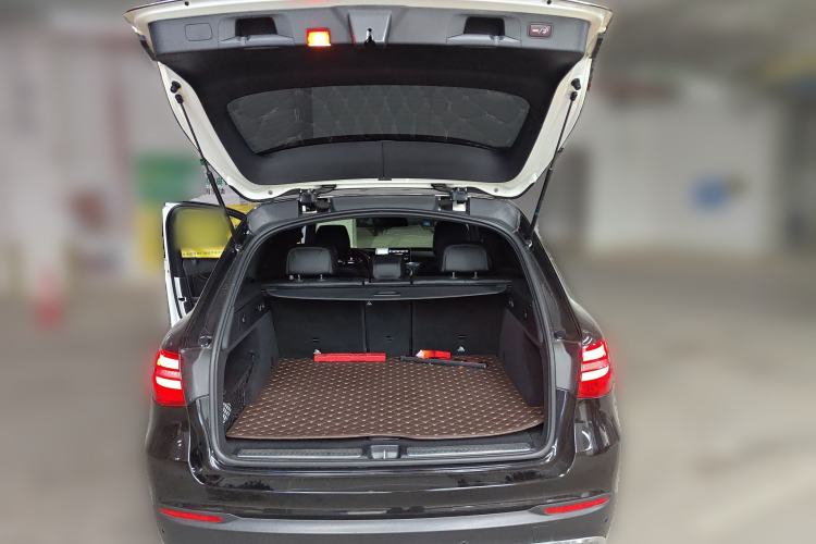 Used Mercedes-Benz GLC 2016 GLC 260 4MATIC Luxury Model Trunk