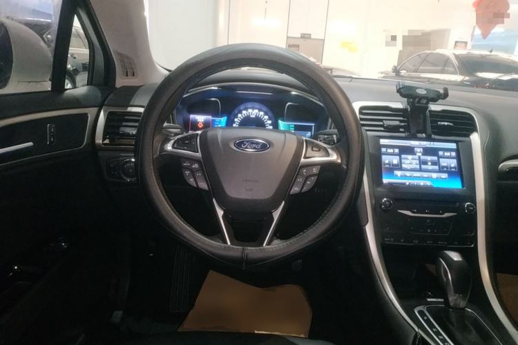 Used Ford Mondeo 2013 2.0L GTDi 200 Luxury Model
