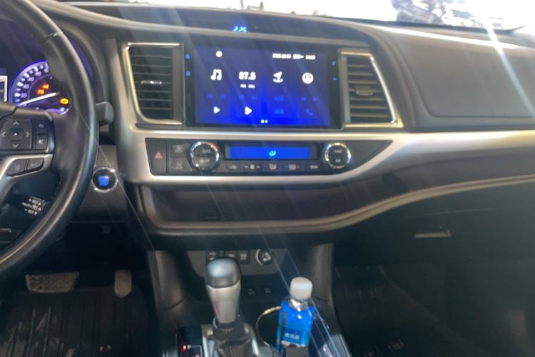 Used Toyota Highlander 2018 2.0T Four-Wheel Drive Prestige Version 7 Seats China V Emission Standard