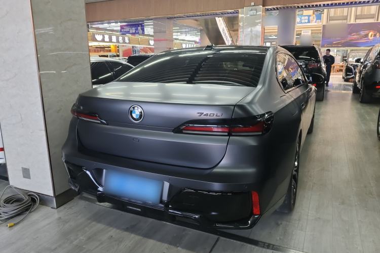 Used BMW 7 Series 2023 735Li M Sport Package Rear Right 45 Deg