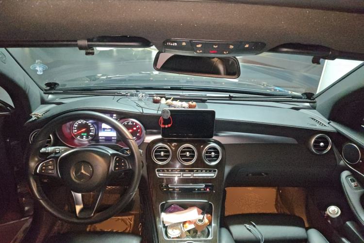 Used Mercedes-Benz GLC 2016 GLC 260 4MATIC Dynamic Edition Center Console