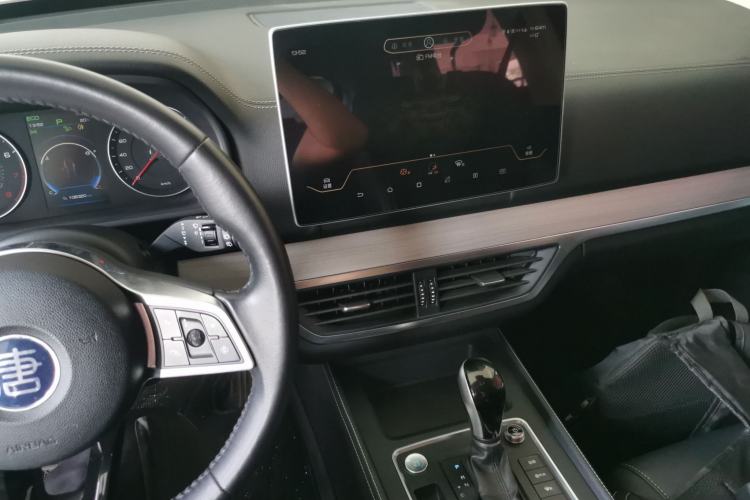 Used BYD Tang 2019 2.0T Automatic SmartConnect Prestige 7-Seater China VI Standard Center Console