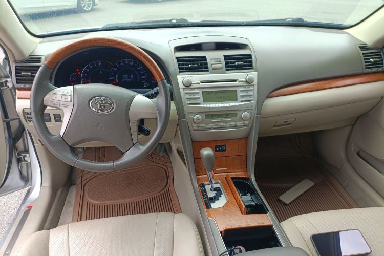 Used Toyota Camry 2010 240G Luxury Edition Center Console