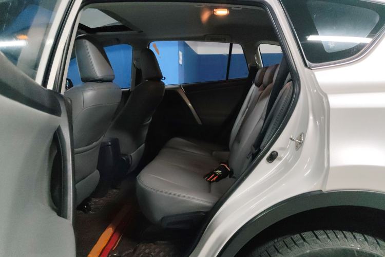 Used Toyota RAV4 2015 2.0L CVT 4x4 Trend Edition
