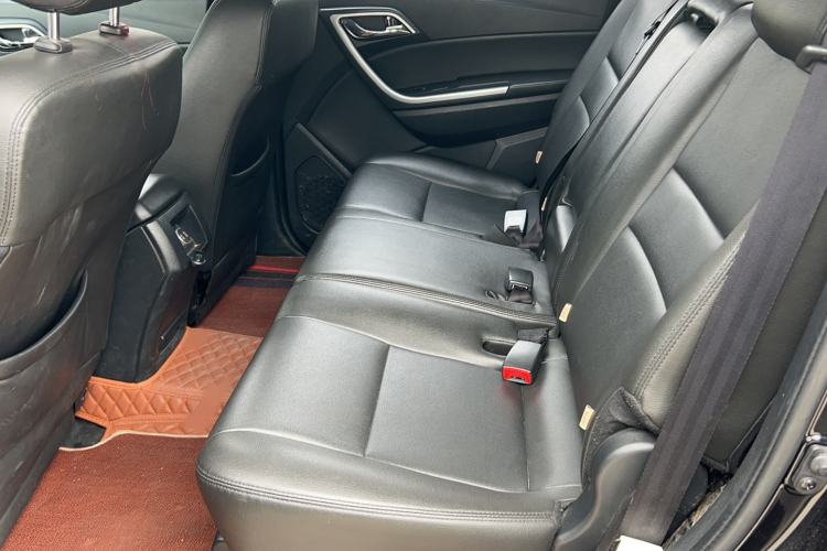 Used JMC Yusheng S350 2013 2.4T Manual Two-Wheel Drive Diesel Ultra-Luxury 5-Seater
