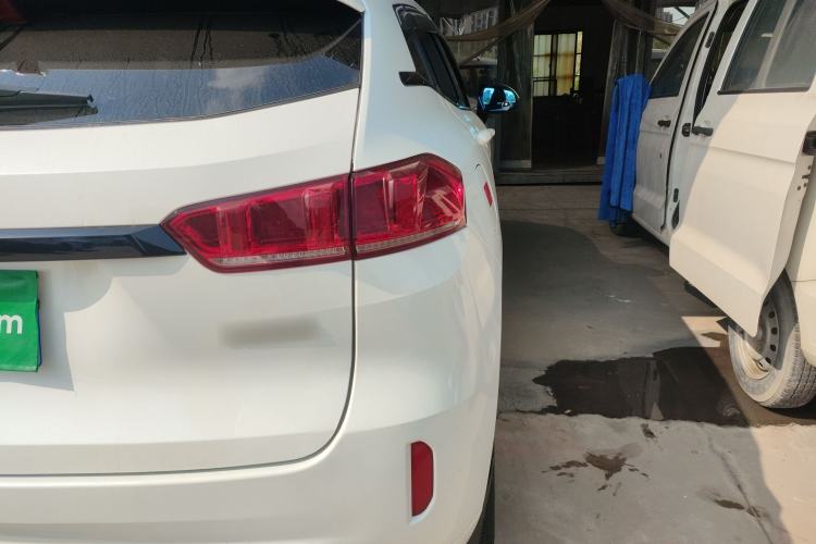 Used Wey VV7 2017 2.0T Ultra-Luxury Version Exterior 3