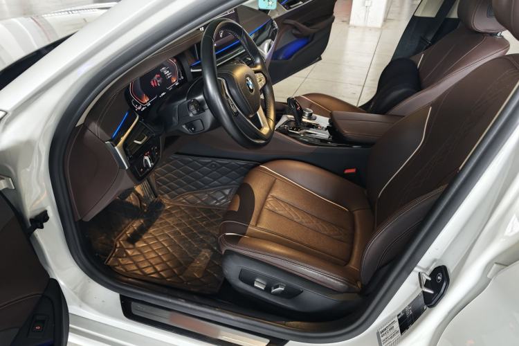 Used BMW 5 Series 2022 Restyled 525Li Luxury Package Driver Seat