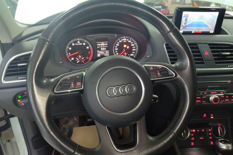 Used Audi Q3 2017 35 TFSI Fashion Model Steering Wheel
