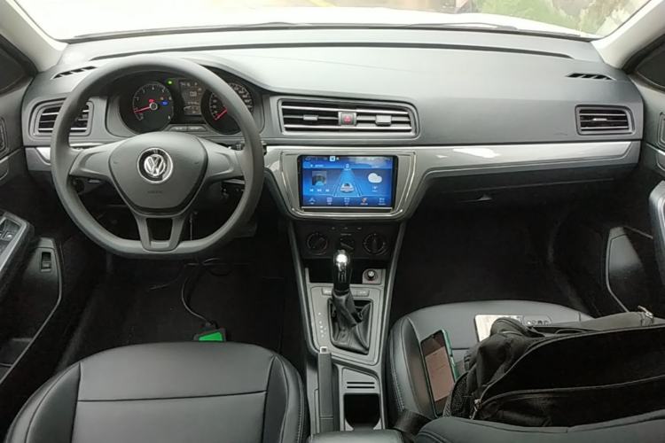 Used Volkswagen Lavida 2019 Lavida Start 1.5L Automatic Trendy Version China VI Standard Center Console