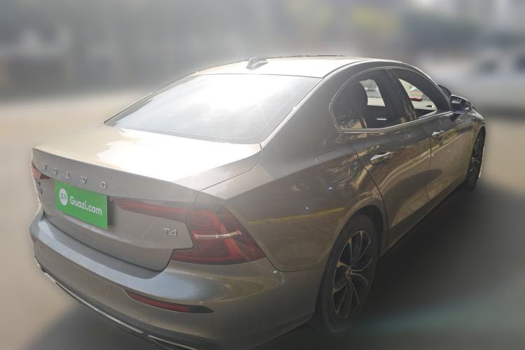 Used Volvo S60 2021 T4 Zhiyi Luxury Edition
